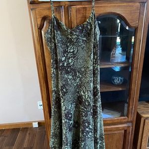 Jones Wear Green Dress with Brown Lace Overlay